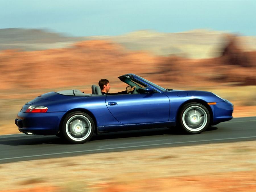  Porsche 911 Carrera Cabriolet 2003 года  (фото 9 из 14)